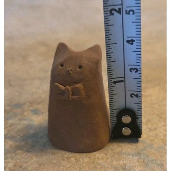 Small Tiny Cat Kitty Figurine Ready to Paint or Leave Natural Resin Crafts - Picture 6 of 6